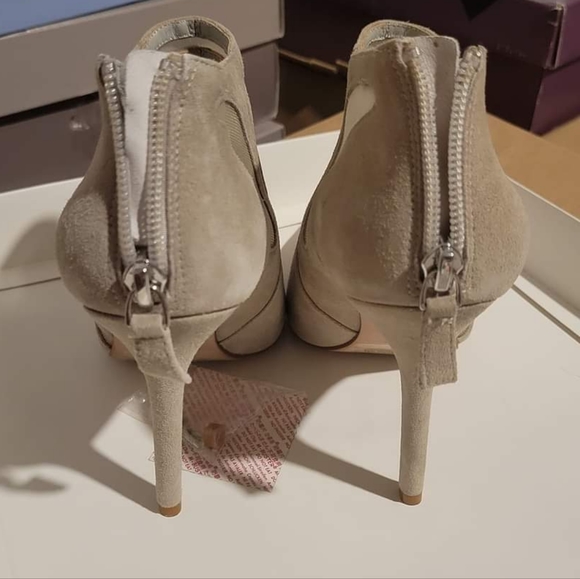 Reiss Bay dove grey suede ankle boots booties pump size 5 - Picture 3 of 4